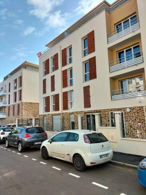 Appartement F2 De Haut Standing En Hypercentre Avec Jardin Prive A 270 M De La Gare De Mantes ! Exterior photo