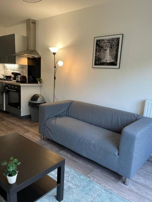 Appartement F2 De Haut Standing En Hypercentre Avec Jardin Prive A 270 M De La Gare De Mantes ! Exterior photo