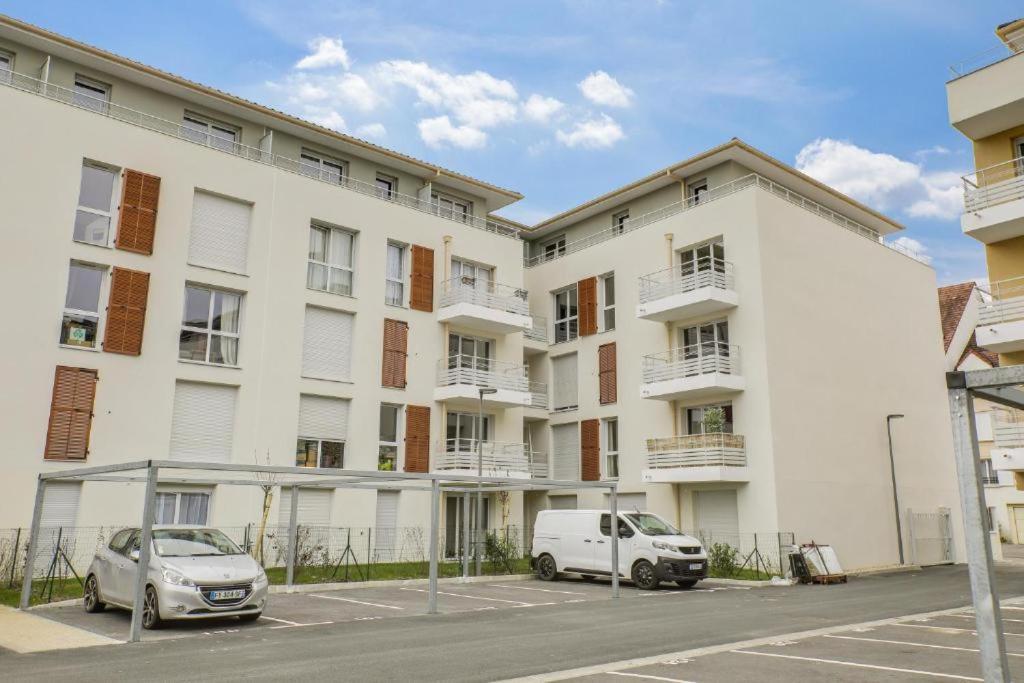 Appartement F2 De Haut Standing En Hypercentre Avec Jardin Prive A 270 M De La Gare De Mantes ! Exterior photo